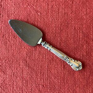 Gorham Chantilly (Lion-Anchor-G) 6 5/8” Cheese Server Stainless Bld w/ Monogram